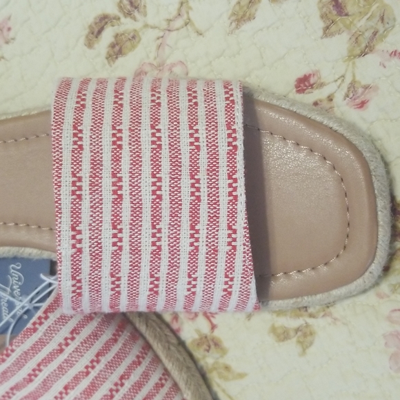 Summer Slides NWT - Picture 6 of 8